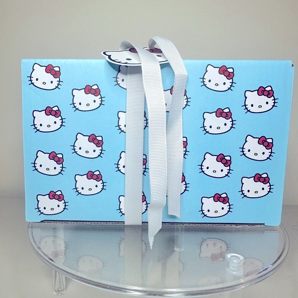 Hello Kitty Salt & Pepper Set - Picture 2 of 3